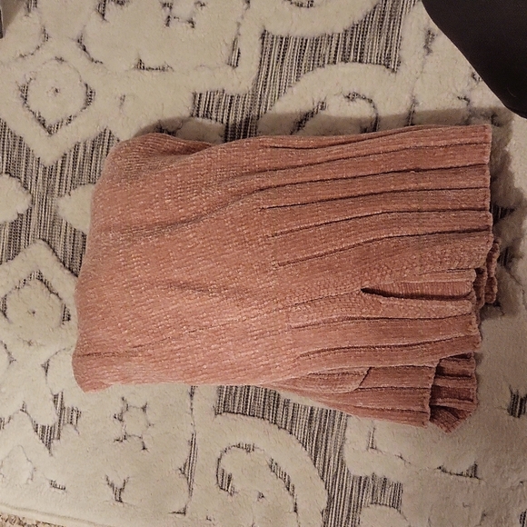 Sweater - Picture 5 of 5